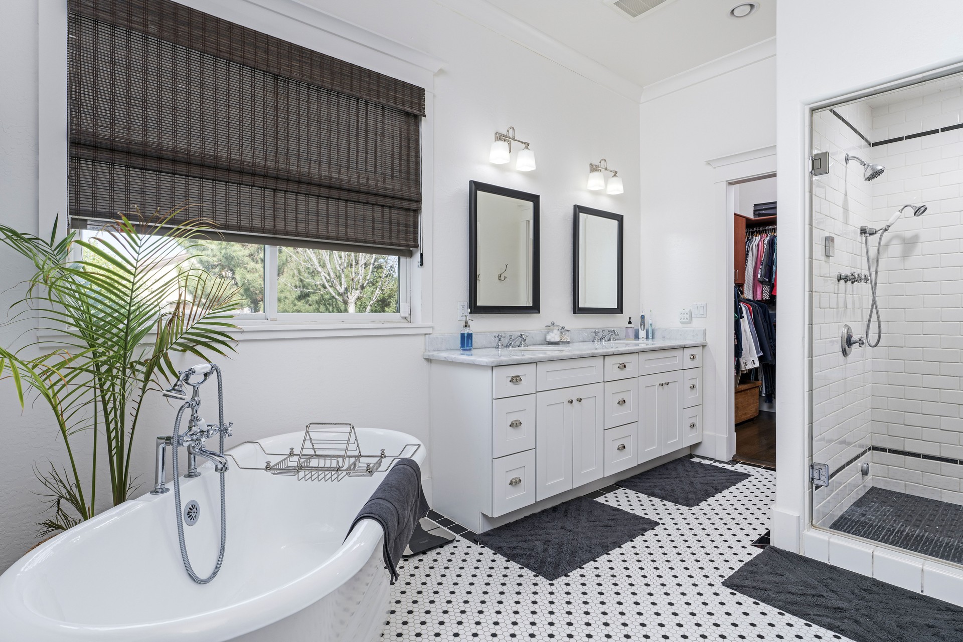 Beautiful Modern Bathroom